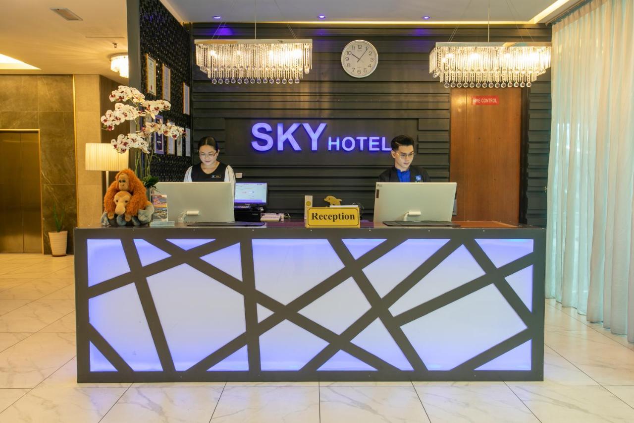Sky Hotel Kota Kinabalu Exterior foto