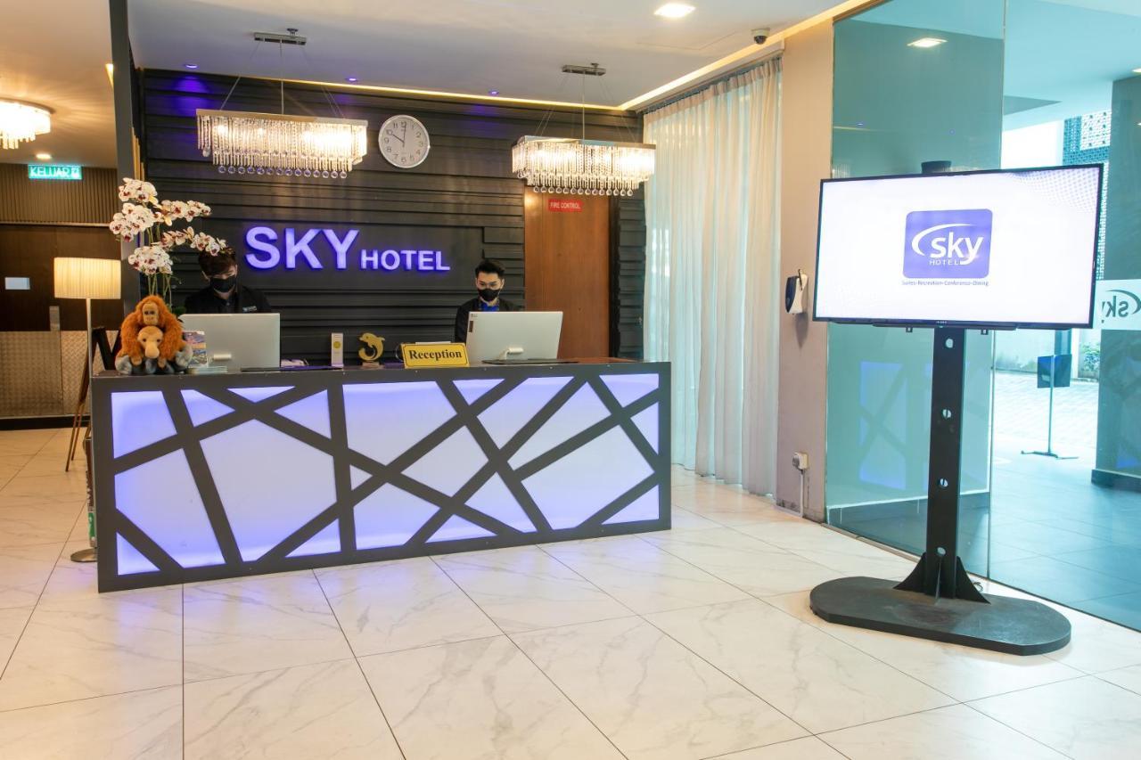 Sky Hotel Kota Kinabalu Exterior foto